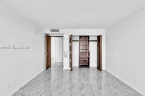 Condominio en venta en Miami Beach, Florida, 2 dormitorios, 123.19 m2 № 1776416 - foto 30