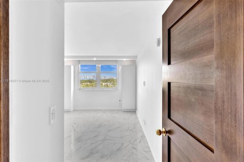 Condominio en venta en Miami Beach, Florida, 2 dormitorios, 123.19 m2 № 1776416 - foto 27
