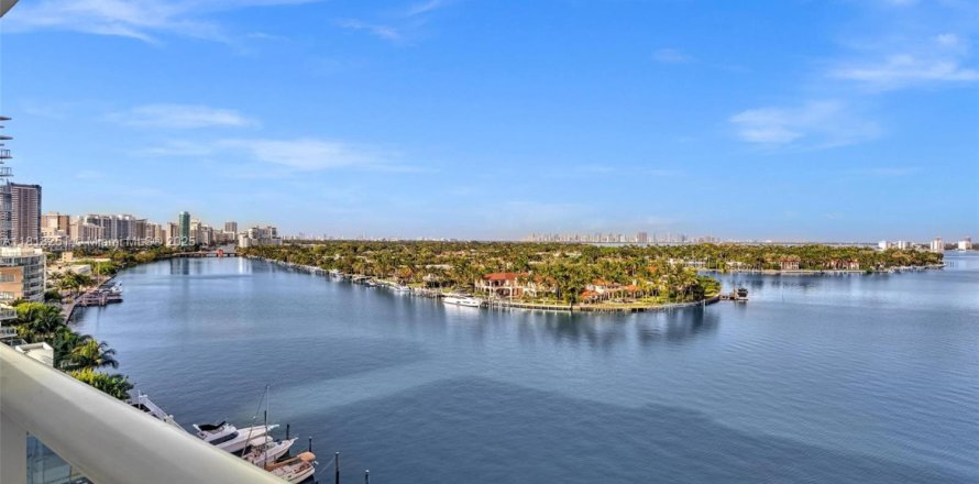 Condominio en Miami Beach, Florida, 2 dormitorios  № 1776416