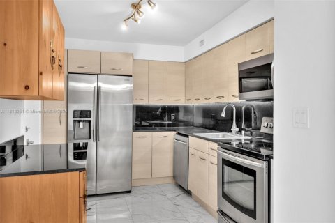 Condominio en venta en Miami Beach, Florida, 2 dormitorios, 123.19 m2 № 1776416 - foto 11