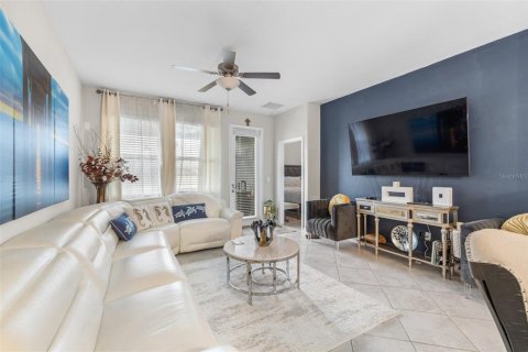 House in BELMONT in Sun City Center, Florida 3 bedrooms, 149.76 sq.m. № 2199364 - photo 6