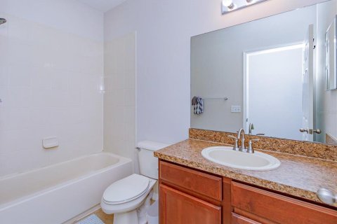 Townhouse in Winter Garden, Florida 3 bedrooms, 166.2 sq.m. № 2096700 - photo 13