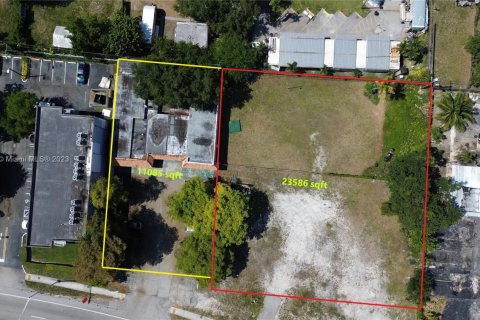 Commercial property in West Park, Florida № 1728745 - photo 2