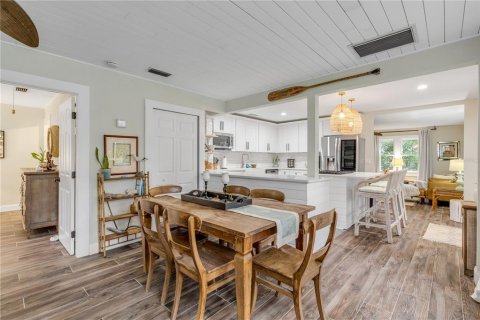 Casa en venta en New Smyrna Beach, Florida, 7 dormitorios, 276.29 m2 № 1716759 - foto 15