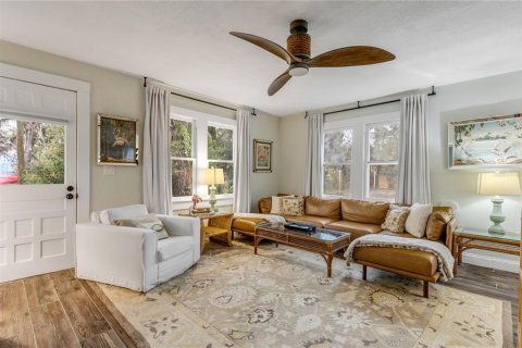 Casa en venta en New Smyrna Beach, Florida, 7 dormitorios, 276.29 m2 № 1716759 - foto 28