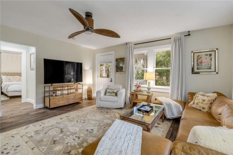 Casa en venta en New Smyrna Beach, Florida, 7 dormitorios, 276.29 m2 № 1716759 - foto 27