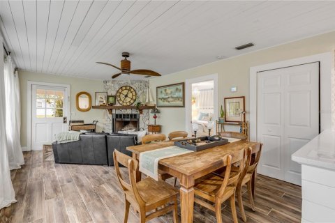 Casa en venta en New Smyrna Beach, Florida, 7 dormitorios, 276.29 m2 № 1716759 - foto 17