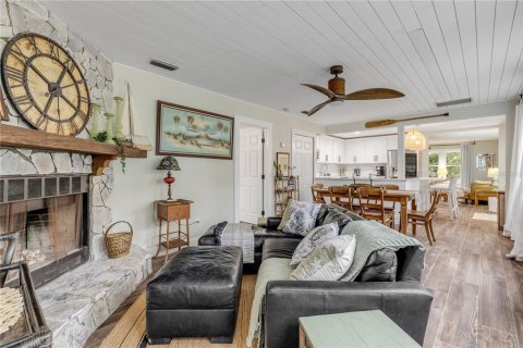 Casa en venta en New Smyrna Beach, Florida, 7 dormitorios, 276.29 m2 № 1716759 - foto 12