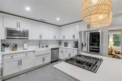 Casa en venta en New Smyrna Beach, Florida, 7 dormitorios, 276.29 m2 № 1716759 - foto 22