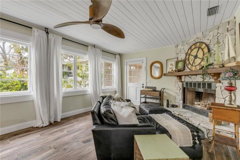 Casa en venta en New Smyrna Beach, Florida, 7 dormitorios, 276.29 m2 № 1716759 - foto 13