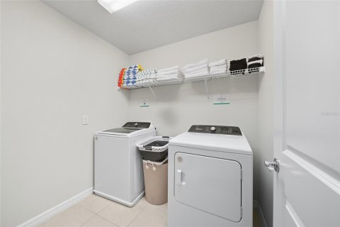 Villa ou maison à vendre à Davenport, Floride: 5 chambres, 232.63 m2 № 2347659 - photo 14