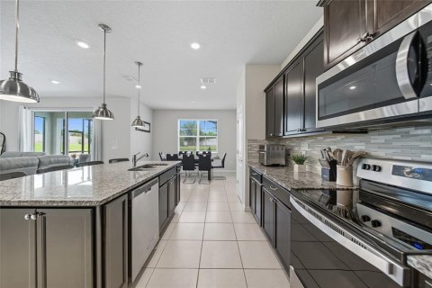 Villa ou maison à vendre à Davenport, Floride: 5 chambres, 232.63 m2 № 2347659 - photo 4