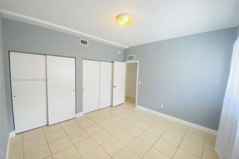 Condominio en alquiler en Miami Beach, Florida, 2 dormitorios, 87.33 m2 № 1763078 - foto 13
