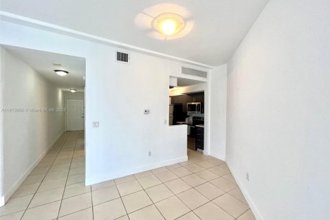 Condominio en alquiler en Miami Beach, Florida, 2 dormitorios, 87.33 m2 № 1763078 - foto 10