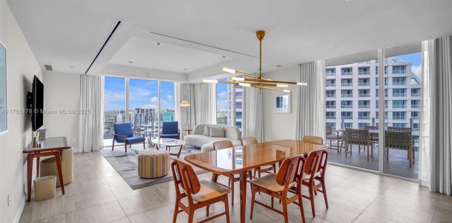 Condominio en Fort Lauderdale, Florida, 2 dormitorios  № 1867551
