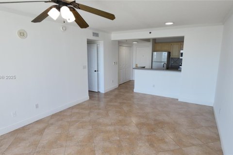 Condominio en alquiler en Miami, Florida, 1 dormitorio, 66.05 m2 № 1895839 - foto 8