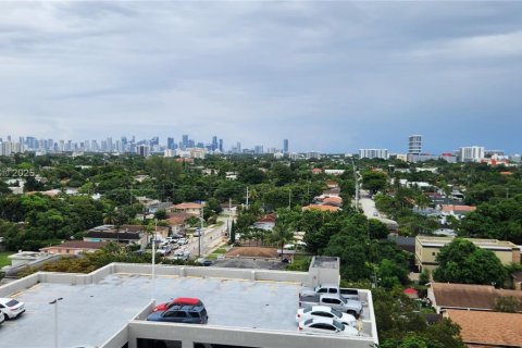 Condominio en alquiler en Miami, Florida, 1 dormitorio, 66.05 m2 № 1895839 - foto 3