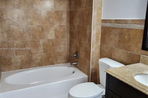 Condominio en alquiler en Miami, Florida, 1 dormitorio, 66.05 m2 № 1895839 - foto 15