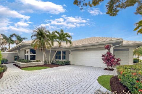 House in Palm City, Florida 3 bedrooms, 189.24 sq.m. № 2399719