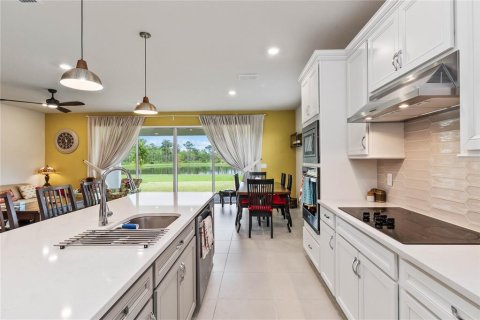 House in PINEWOOD RESERVE in Orlando, Florida 4 bedrooms, 270.16 sq.m. № 917420 - photo 15
