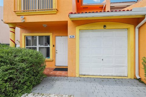 Townhouse in Florida City, Florida 3 bedrooms, 141.86 sq.m. № 1830795 - photo 5