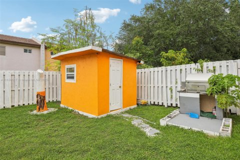 Townhouse in Florida City, Florida 3 bedrooms, 141.86 sq.m. № 1830795 - photo 26