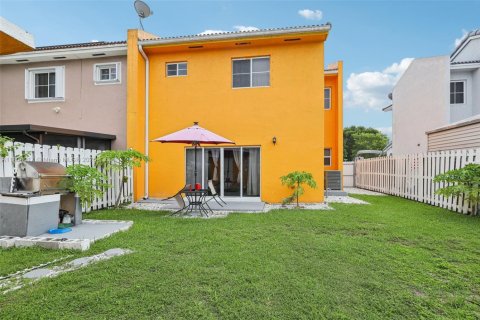 Townhouse in Florida City, Florida 3 bedrooms, 141.86 sq.m. № 1830795 - photo 25