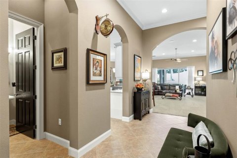 House in Brooksville, Florida 4 bedrooms, 620.96 sq.m. № 2421658 - photo 3