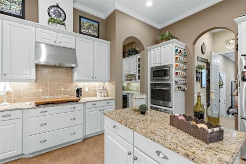 House in Brooksville, Florida 4 bedrooms, 620.96 sq.m. № 2421658 - photo 14