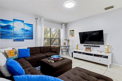 Copropriété à vendre à Coconut Creek, Floride: 3 chambres, 104.05 m2 № 1994293 - photo 13