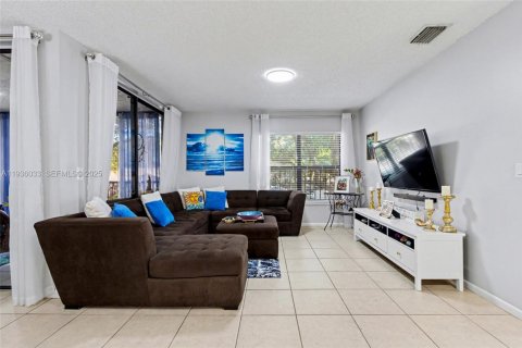 Copropriété à vendre à Coconut Creek, Floride: 3 chambres, 104.05 m2 № 1994293 - photo 10