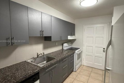 Condominio en venta en Miami, Florida, 3 dormitorios, 133.97 m2 № 2252356 - foto 4