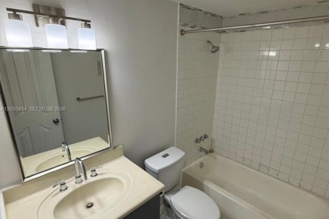 Condominio en venta en Miami, Florida, 3 dormitorios, 133.97 m2 № 2252356 - foto 13