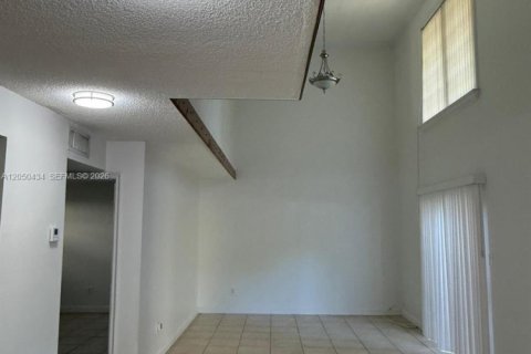 Condominio en venta en Miami, Florida, 3 dormitorios, 133.97 m2 № 2252356 - foto 16