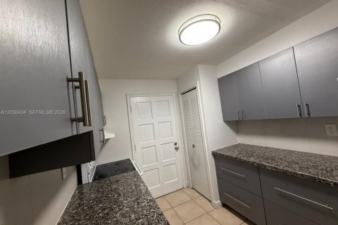 Condominio en venta en Miami, Florida, 3 dormitorios, 133.97 m2 № 2252356 - foto 5
