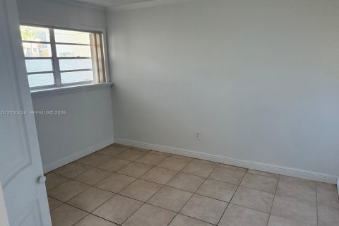 Condominio en venta en Miami, Florida, 3 dormitorios, 133.97 m2 № 2252356 - foto 10