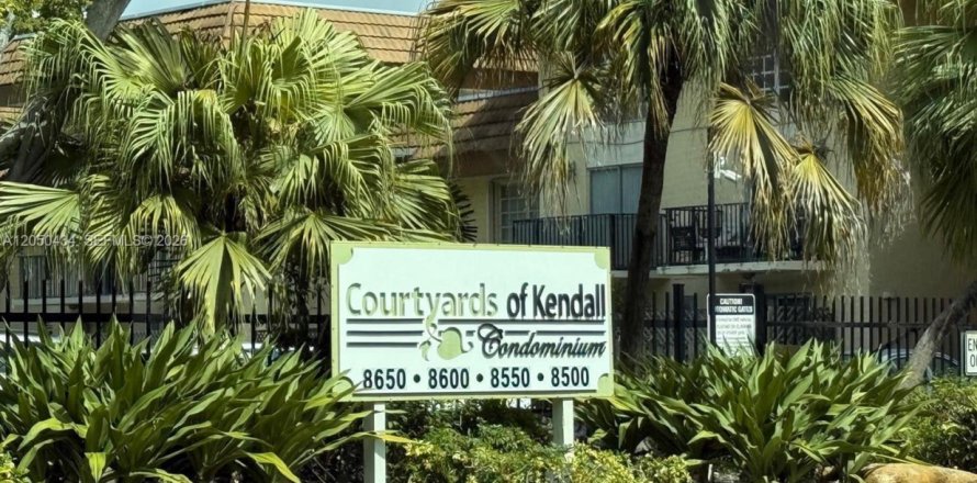 Condominio en Miami, Florida, 3 dormitorios  № 2252356