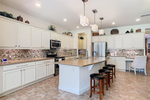 House in Poinciana, Florida 2 bedrooms, 274.62 sq.m. № 1516357 - photo 14