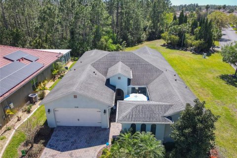 House in Poinciana, Florida 2 bedrooms, 274.62 sq.m. № 1516357 - photo 1
