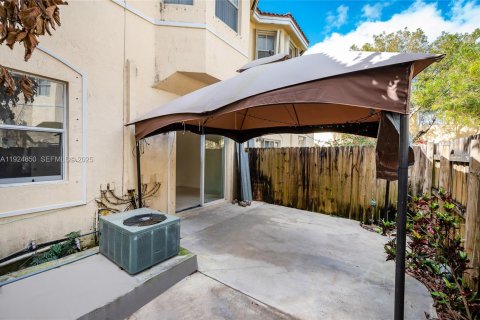 Снять в аренду кондоминиум в Хомстед, Флорида 2 спальни, 84.91м2, № 1982972 - фото 23