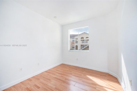 Снять в аренду кондоминиум в Хомстед, Флорида 2 спальни, 84.91м2, № 1982972 - фото 16