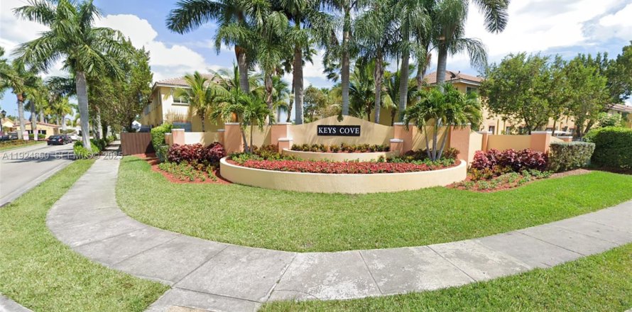 Кондоминиум с 2 спальнями в Хомстед, Флорида № 1982972