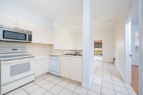 Снять в аренду кондоминиум в Хомстед, Флорида 2 спальни, 84.91м2, № 1982972 - фото 20