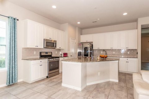 House in Fish Hawk, Florida 4 bedrooms, 225.94 sq.m. № 2148310 - photo 16