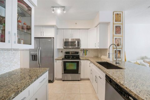 Copropriété à louer à Hollywood, Floride: 1 chambre, 69.21 m2 № 2023966 - photo 2