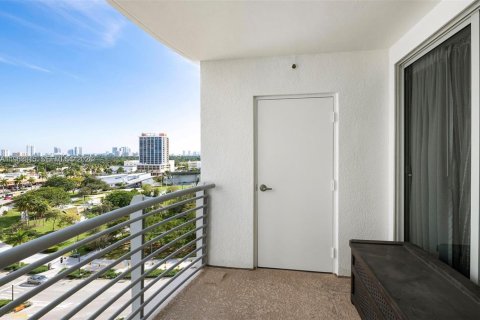 Copropriété à louer à Hollywood, Floride: 1 chambre, 69.21 m2 № 2023966 - photo 4