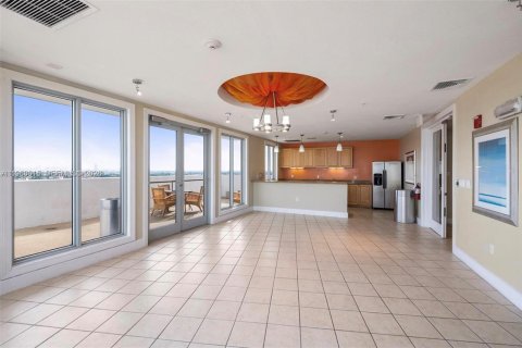 Copropriété à louer à Hollywood, Floride: 1 chambre, 69.21 m2 № 2023966 - photo 14