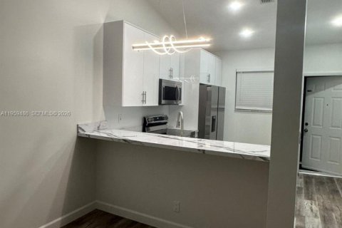 Villa ou maison à louer à Coral Springs, Floride: 3 chambres, 111.48 m2 № 2017971 - photo 10