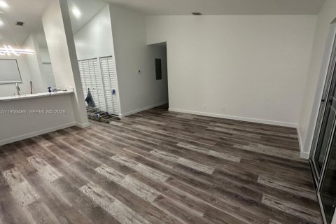 Villa ou maison à louer à Coral Springs, Floride: 3 chambres, 111.48 m2 № 2017971 - photo 13