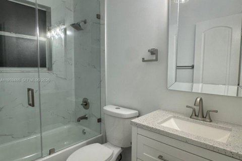 Villa ou maison à louer à Coral Springs, Floride: 3 chambres, 111.48 m2 № 2017971 - photo 19